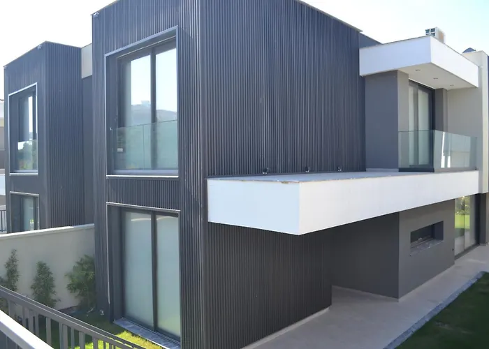 Villa Sueper Lueks Havuzlu Merkezde Çeşme