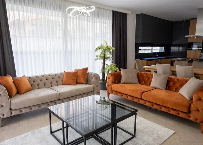 Sueper Lueks Havuzlu Merkezde Villa