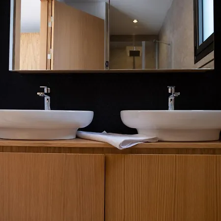 Villa Sueper Lueks Havuzlu Merkezde Cesme