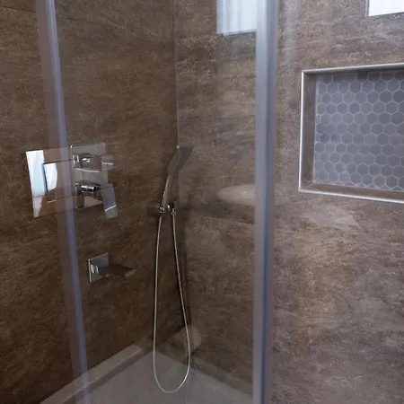 Sueper Lueks Havuzlu Merkezde Villa *