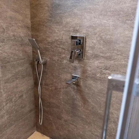 Sueper Lueks Havuzlu Merkezde Cesme