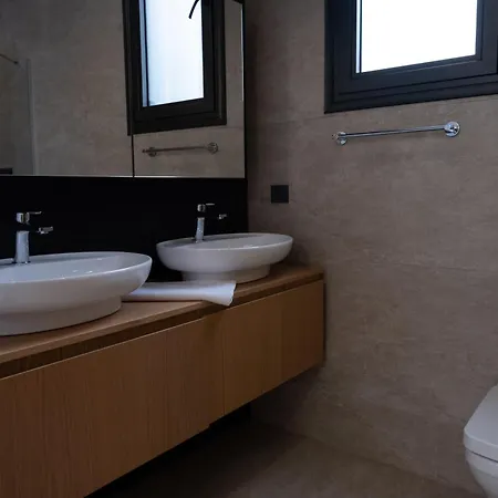 Sueper Lueks Havuzlu Merkezde *