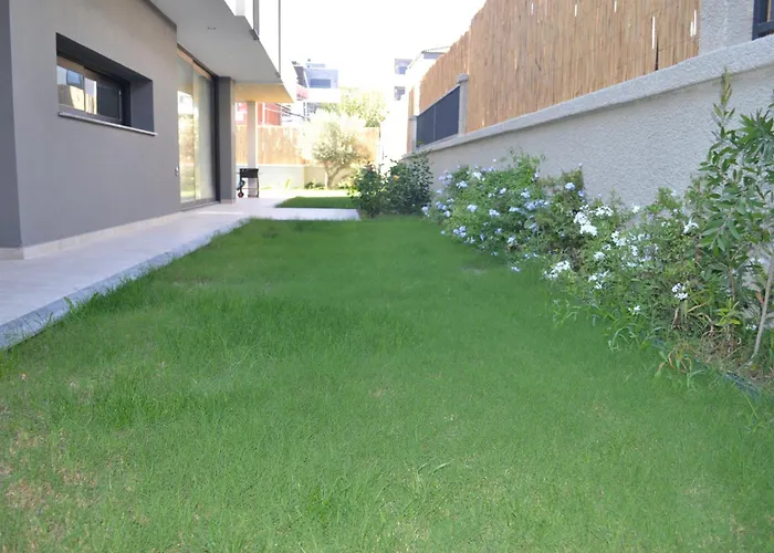 Sueper Lueks Havuzlu Merkezde Çeşme