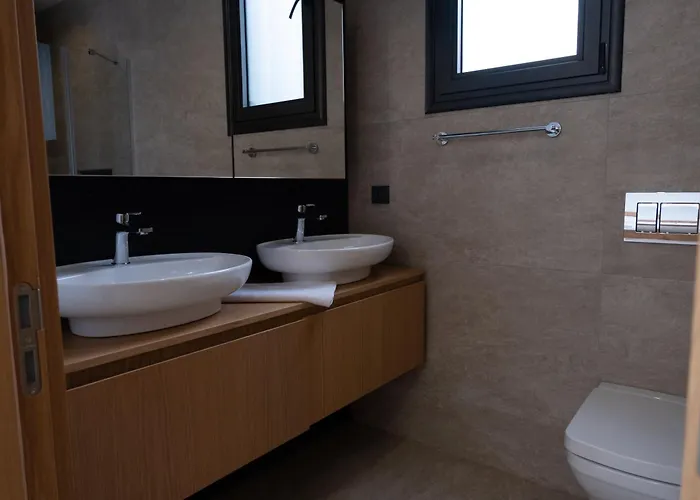 Sueper Lueks Havuzlu Merkezde *