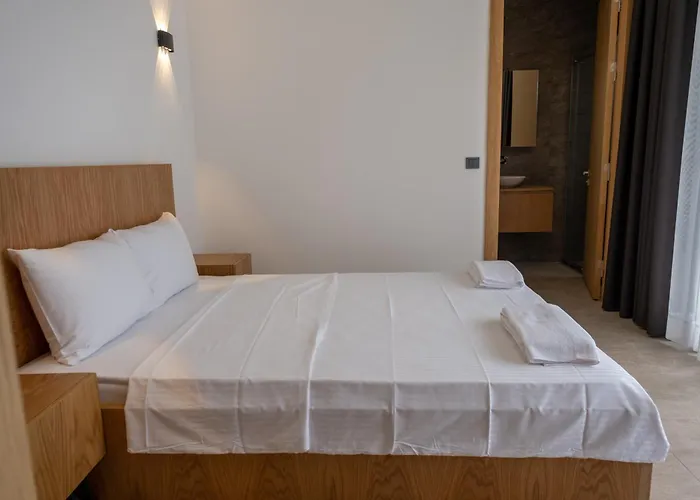 Villa Sueper Lueks Havuzlu Merkezde Çeşme